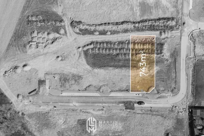 Prodej pozemku pro bydlení, Komárov, 743 m2