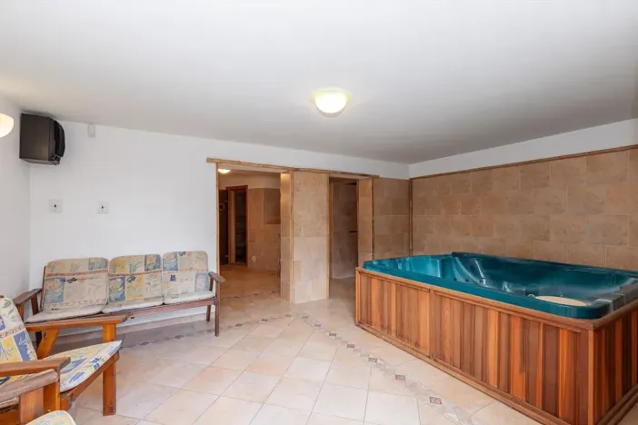 Prodej rodinného domu, Ohrobec, Oblouková, 452 m2