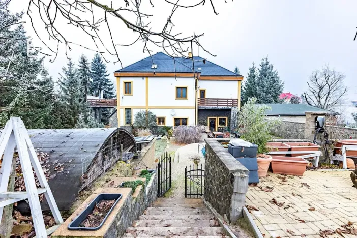 Prodej podílu rodinného domu, Chabařovice, 333 m2