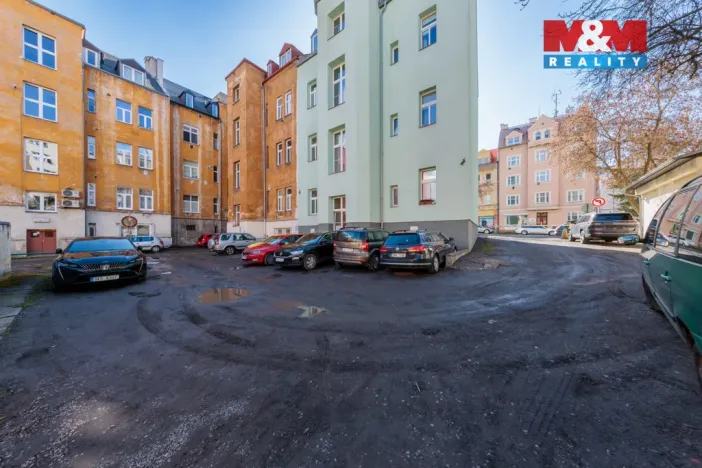 Prodej bytu 4+1, Karlovy Vary, Wolkerova, 146 m2