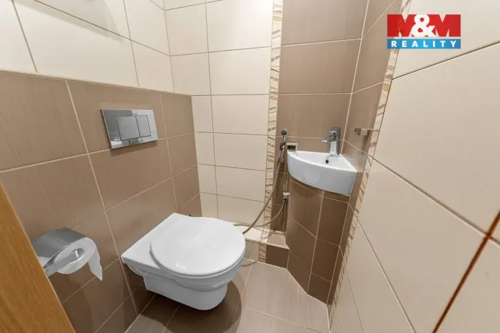 Pronájem bytu 3+1, Děčín - Děčín IV-Podmokly, Na Valech, 79 m2