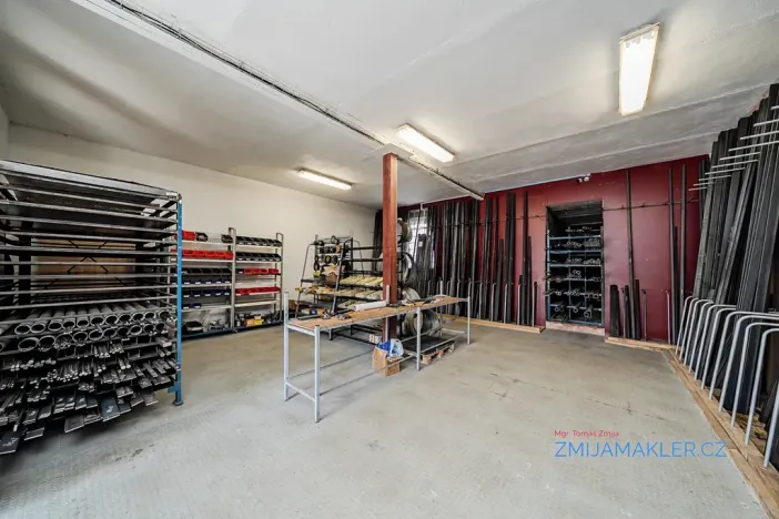 Prodej výrobních prostor, Bílovec, 629 m2