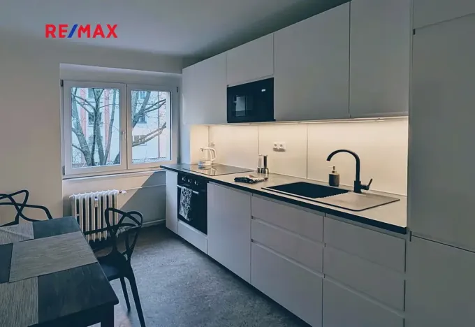 Pronájem bytu 2+1, Praha - Dejvice, Zelená, 58 m2