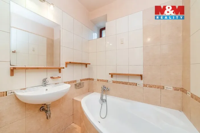 Pronájem bytu 2+1, Náměšť nad Oslavou, Zámek, 61 m2