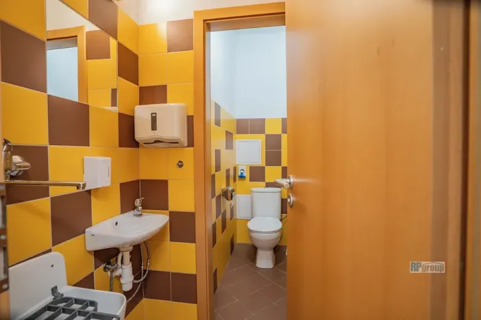 Prodej obchodního prostoru, Praha - Hlubočepy, Hlubočepská, 104 m2