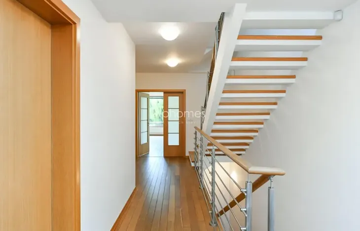 Pronájem vily, Praha - Jinonice, U dětského hřiště, 350 m2