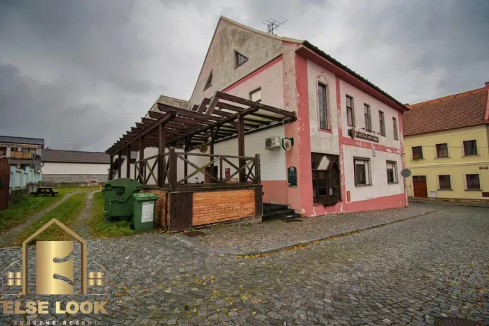 Prodej restaurace, Solnice, Masarykovo náměstí, 1021 m2