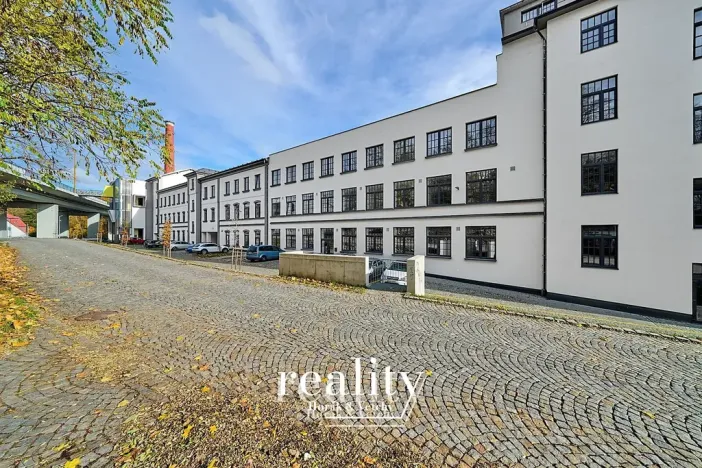 Pronájem bytu 2+kk, Jihlava, Křižíkova, 92 m2