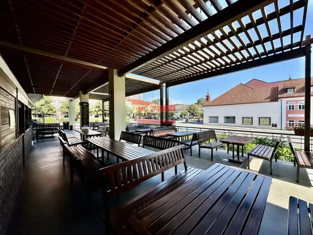 Prodej komerční nemovitosti, Veselí nad Lužnicí, náměstí T. G. Masaryka, 1037 m2