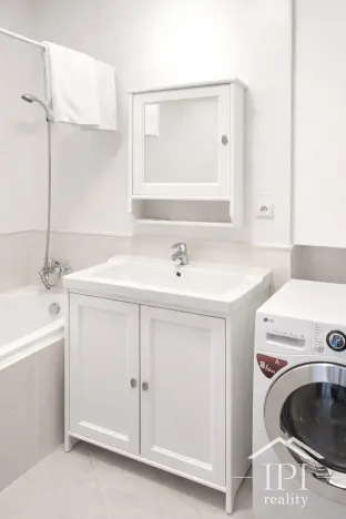 Pronájem bytu 4+kk, Praha - Vysočany, Kabešova, 90 m2