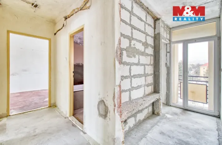 Prodej bytu 2+1, Ostrov, Myslbekova, 63 m2