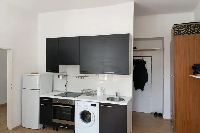 Pronájem bytu 2+kk, Praha - Holešovice, Kamenická, 40 m2
