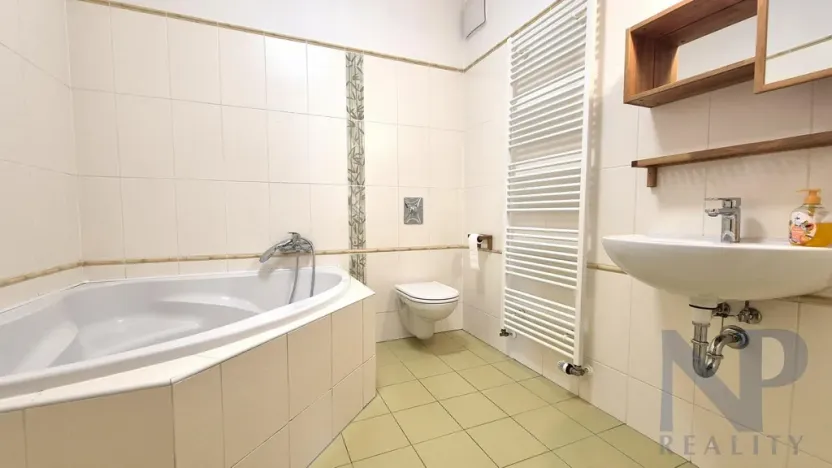 Pronájem bytu 2+kk, Praha - Pitkovice, Žampiónová, 59 m2