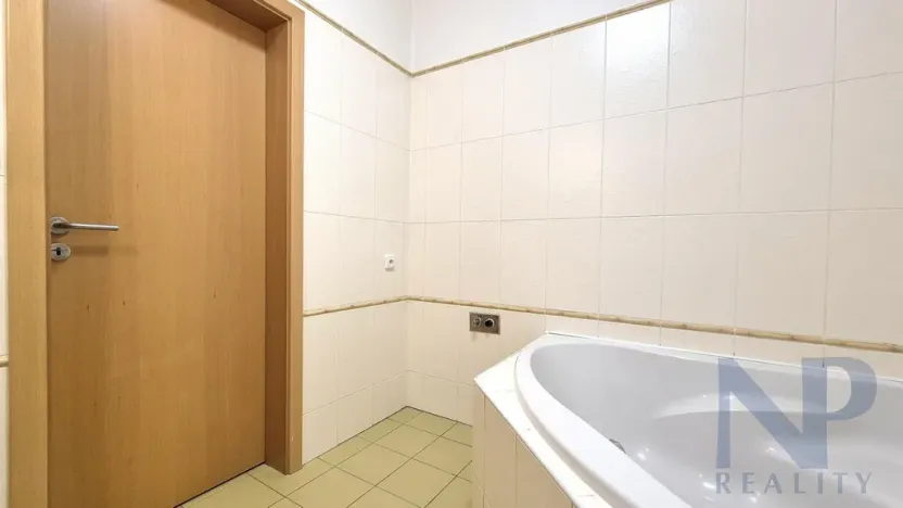 Pronájem bytu 2+kk, Praha - Pitkovice, Žampiónová, 59 m2