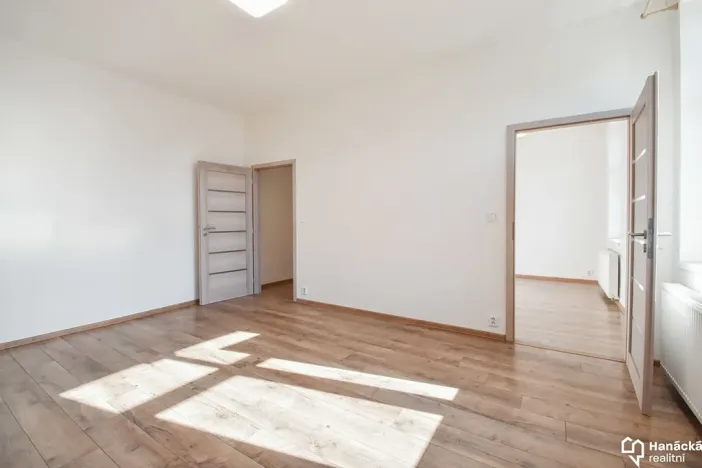 Pronájem bytu 2+kk, Olomouc, Jeremenkova, 48 m2