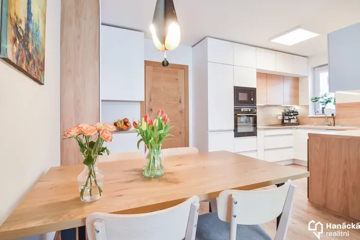 Pronájem bytu 2+kk, Olomouc, Třída Jiřího Pelikána, 53 m2