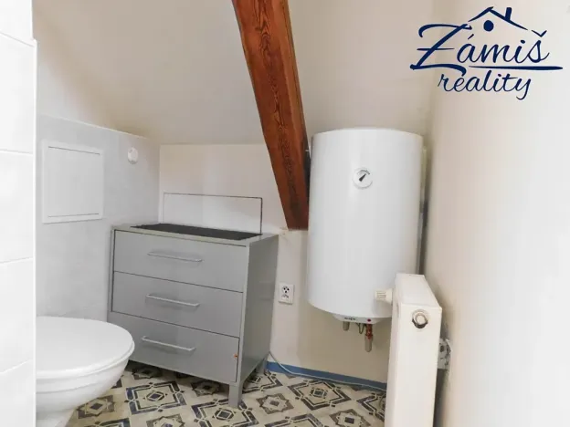 Pronájem bytu 1+kk, Lány, Berounská, 40 m2