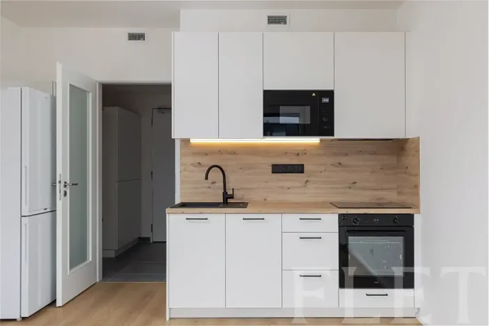 Pronájem bytu 1+kk, Praha - Hloubětín, Poděbradská, 30 m2