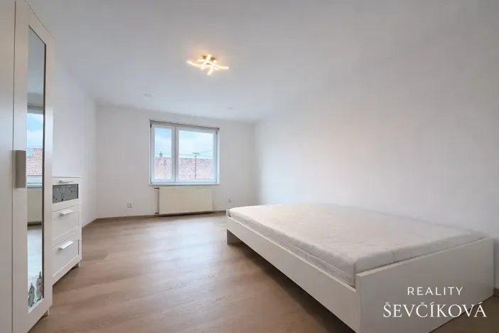 Pronájem bytu 3+kk, Hradec Králové, Miřiovského, 118 m2