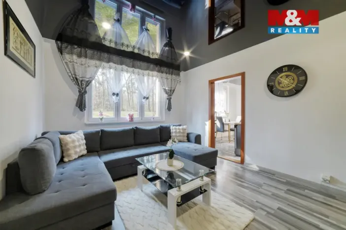 Prodej bytu 2+1, Bukovany, 51 m2