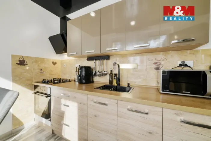 Prodej bytu 2+1, Bukovany, 51 m2
