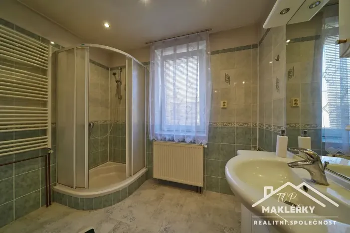 Prodej rodinného domu, Zásmuky, Sladkovského, 186 m2