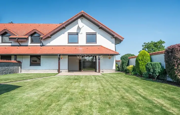 Pronájem rodinného domu, Horoměřice, 280 m2