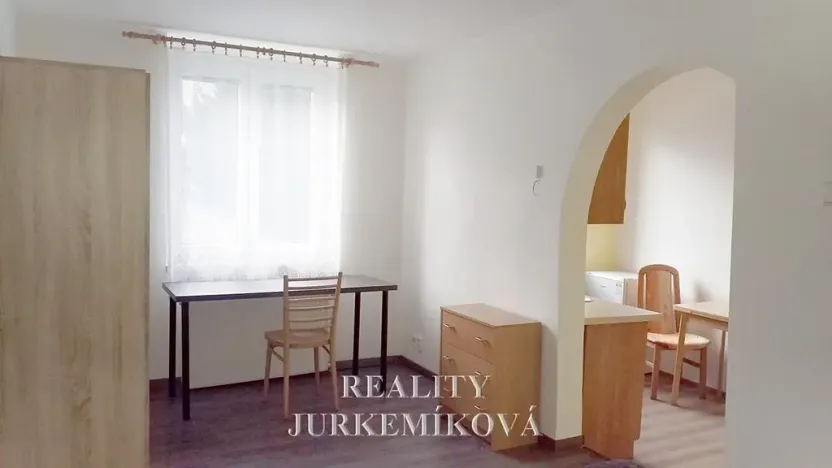 Pronájem bytu 1+kk, České Budějovice, Husova tř., 25 m2