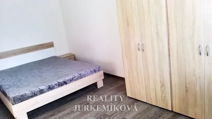 Pronájem bytu 1+kk, České Budějovice, Husova tř., 25 m2