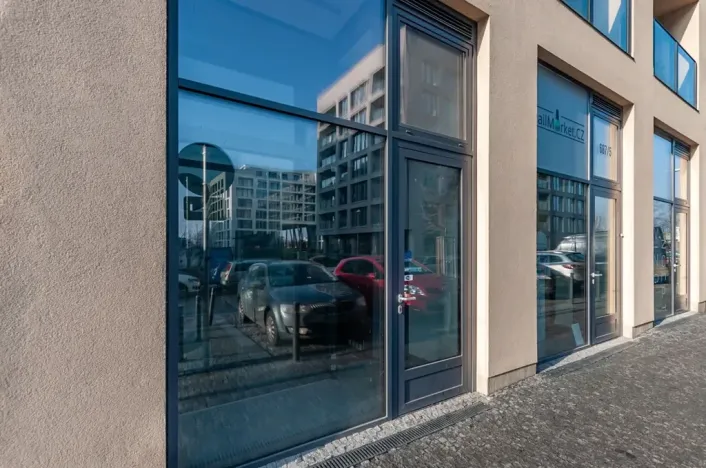 Pronájem obchodního prostoru, Praha - Karlín, U Mlýnského kanálu, 54 m2