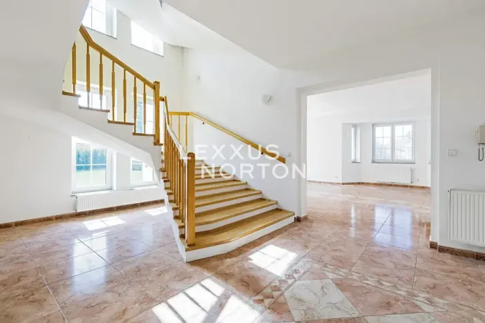 Pronájem vily, Průhonice, U Komárova, 610 m2