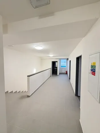 Pronájem kanceláře, Dobřejovice, 541 m2