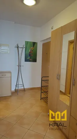 Pronájem bytu 1+kk, Praha - Strašnice, Názovská, 39 m2