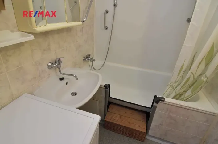 Pronájem bytu 3+1, Praha - Bohnice, Eledrova, 70 m2