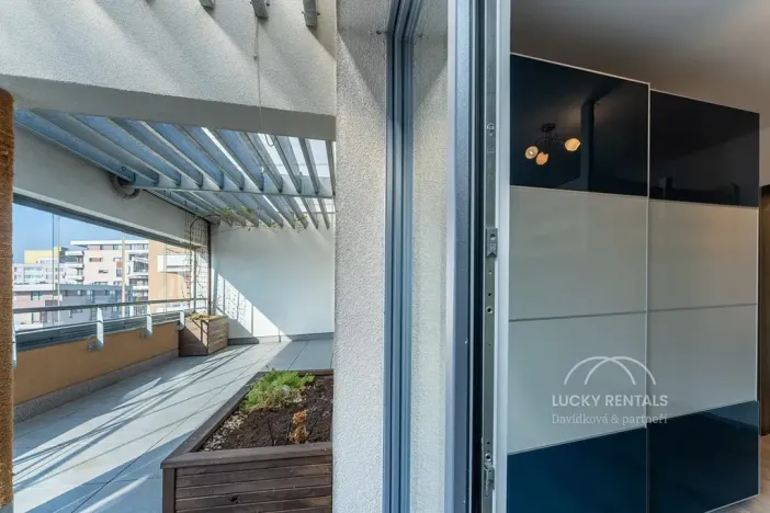 Pronájem bytu 2+kk, Praha - Kamýk, Freiwaldova, 43 m2