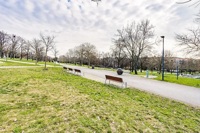 Prodej bytu 2+kk, Praha - Malešice, Počernická, 67 m2