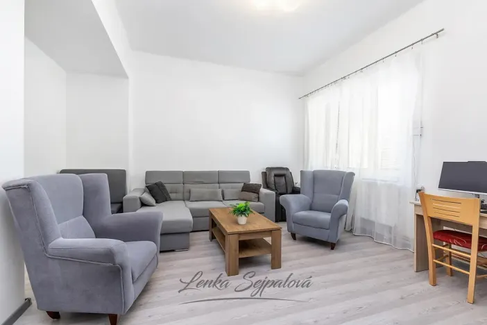 Prodej bytu 2+1, Chrast, Jiráskova, 62 m2