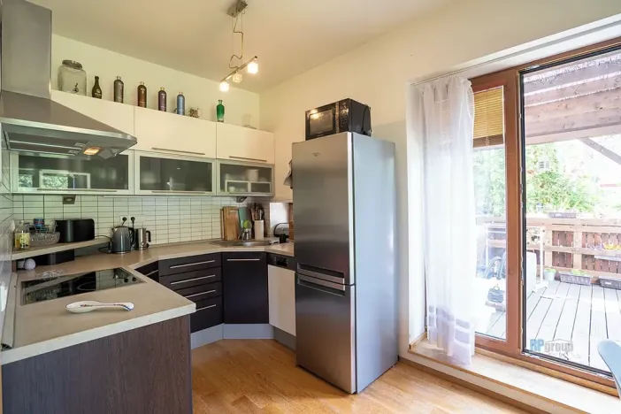 Prodej bytu 2+kk, Zbuzany, Lomená, 61 m2