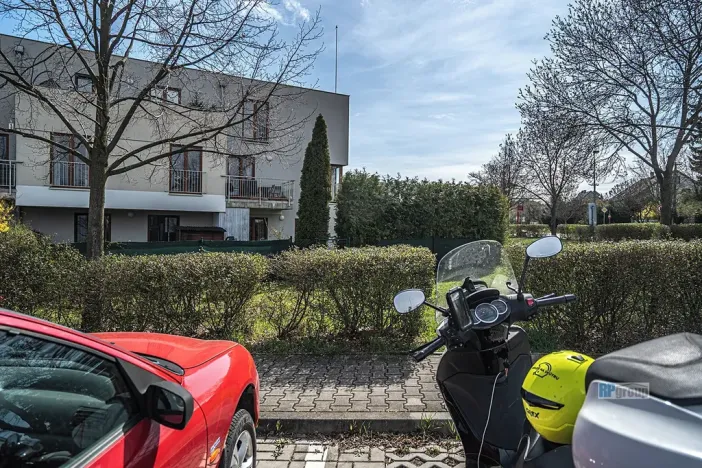 Prodej bytu 2+kk, Zbuzany, Lomená, 61 m2