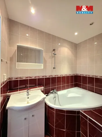 Prodej bytu 1+kk, Orlová - Lutyně, F. S. Tůmy, 32 m2