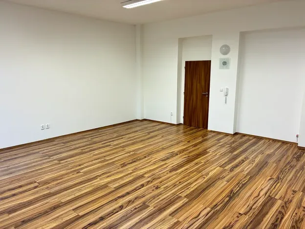 Pronájem kanceláře, Karlovy Vary, T. G. Masaryka, 72 m2