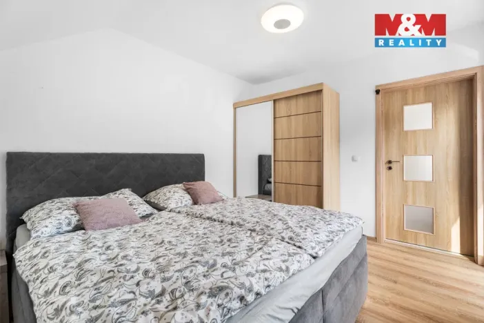 Prodej rodinného domu, Očihov, 280 m2