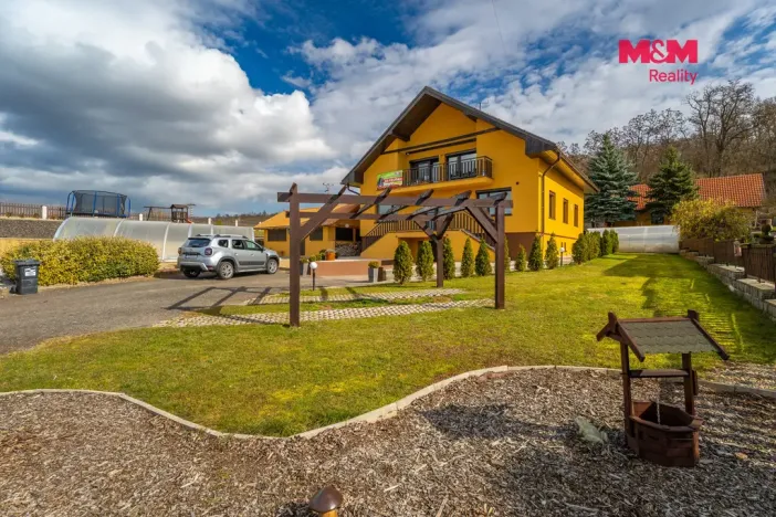 Prodej rodinného domu, Očihov, 280 m2