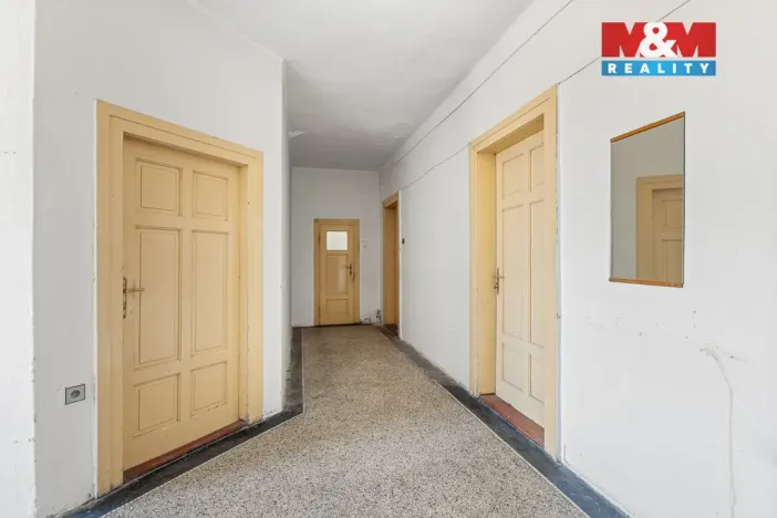 Prodej obchodního prostoru, Louny, Husova, 744 m2