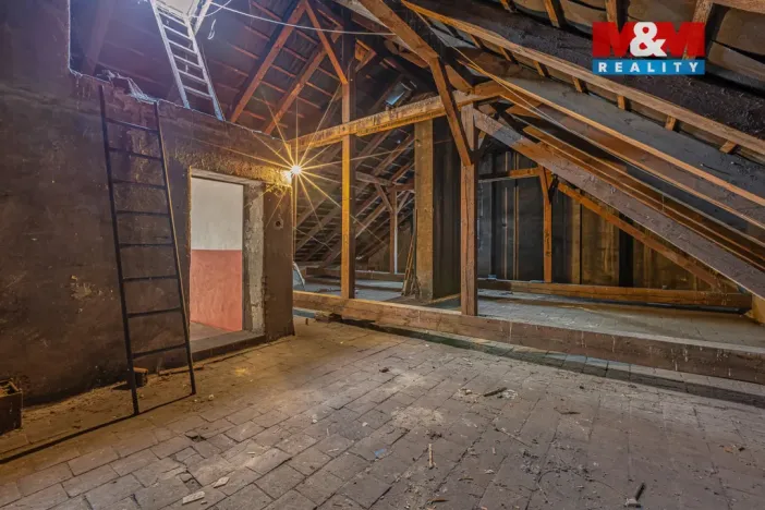 Prodej obchodního prostoru, Louny, Husova, 744 m2