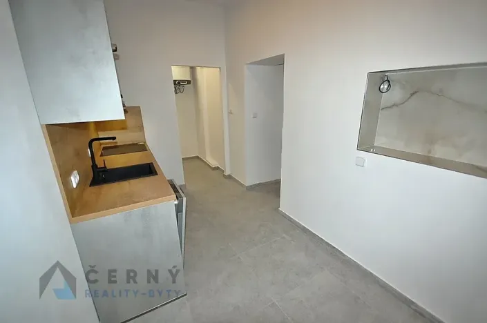 Prodej bytu 2+1, Liberec, Liliová, 149 m2