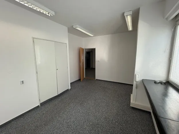 Pronájem kanceláře, Vsetín, Dolní náměstí, 194 m2