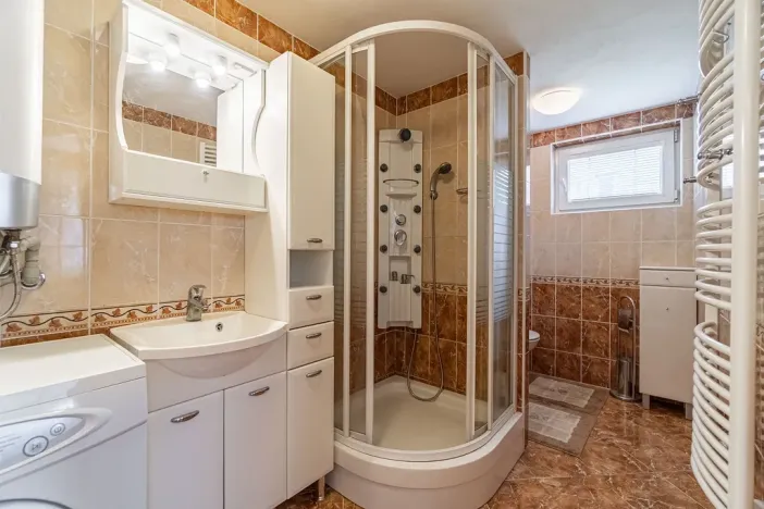 Prodej rodinného domu, Lukov, Paseky, 140 m2