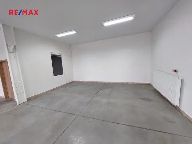 Pronájem obchodního prostoru, Slavkov u Brna, 200 m2