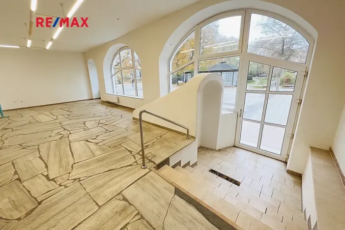 Pronájem obchodního prostoru, Břeclav, Libušina, 55 m2